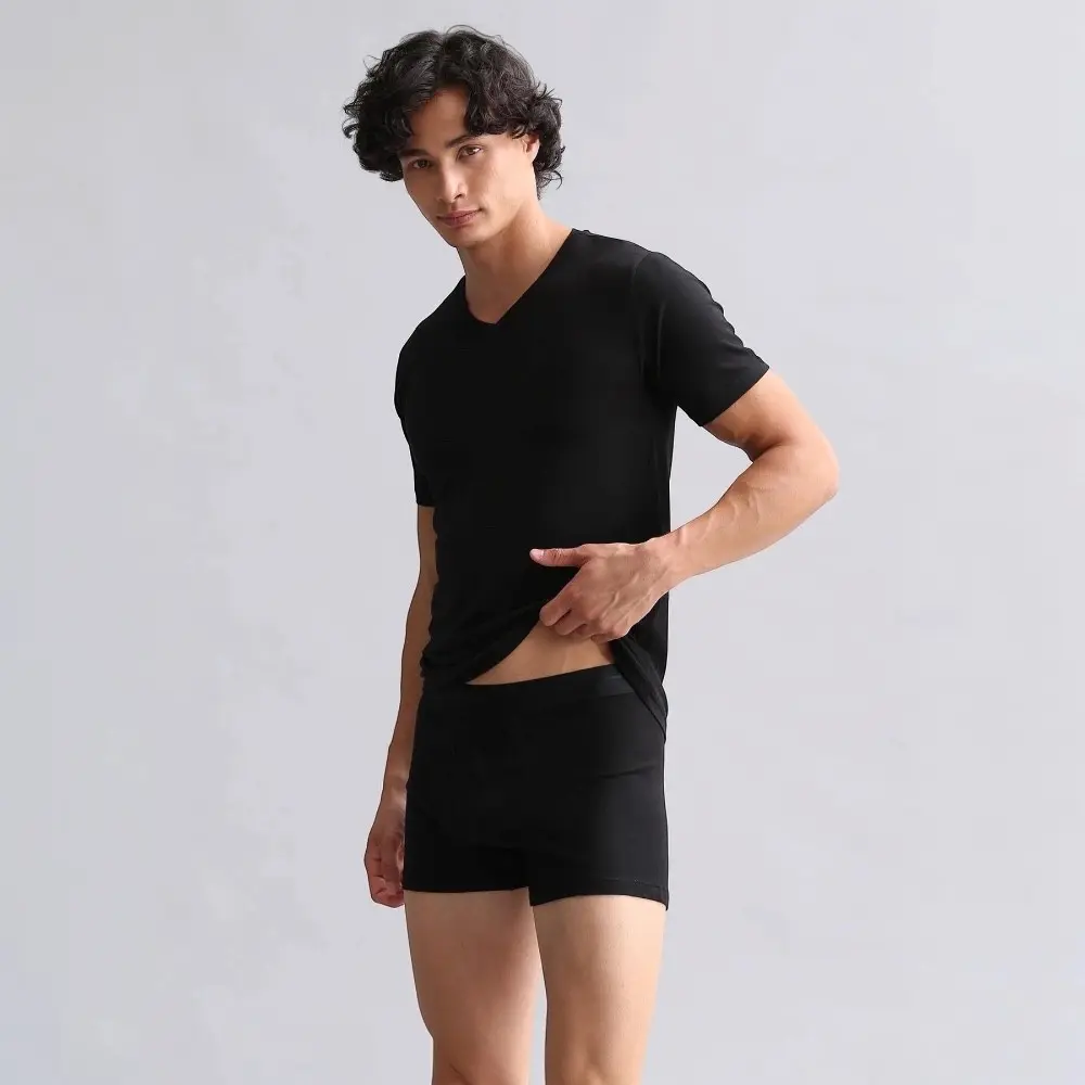 Mısırlı%20Siyah%20V%20Yaka%20Slim%20Fit%20Erkek%20Fanila%20–%20%100%20Organik%20Koton