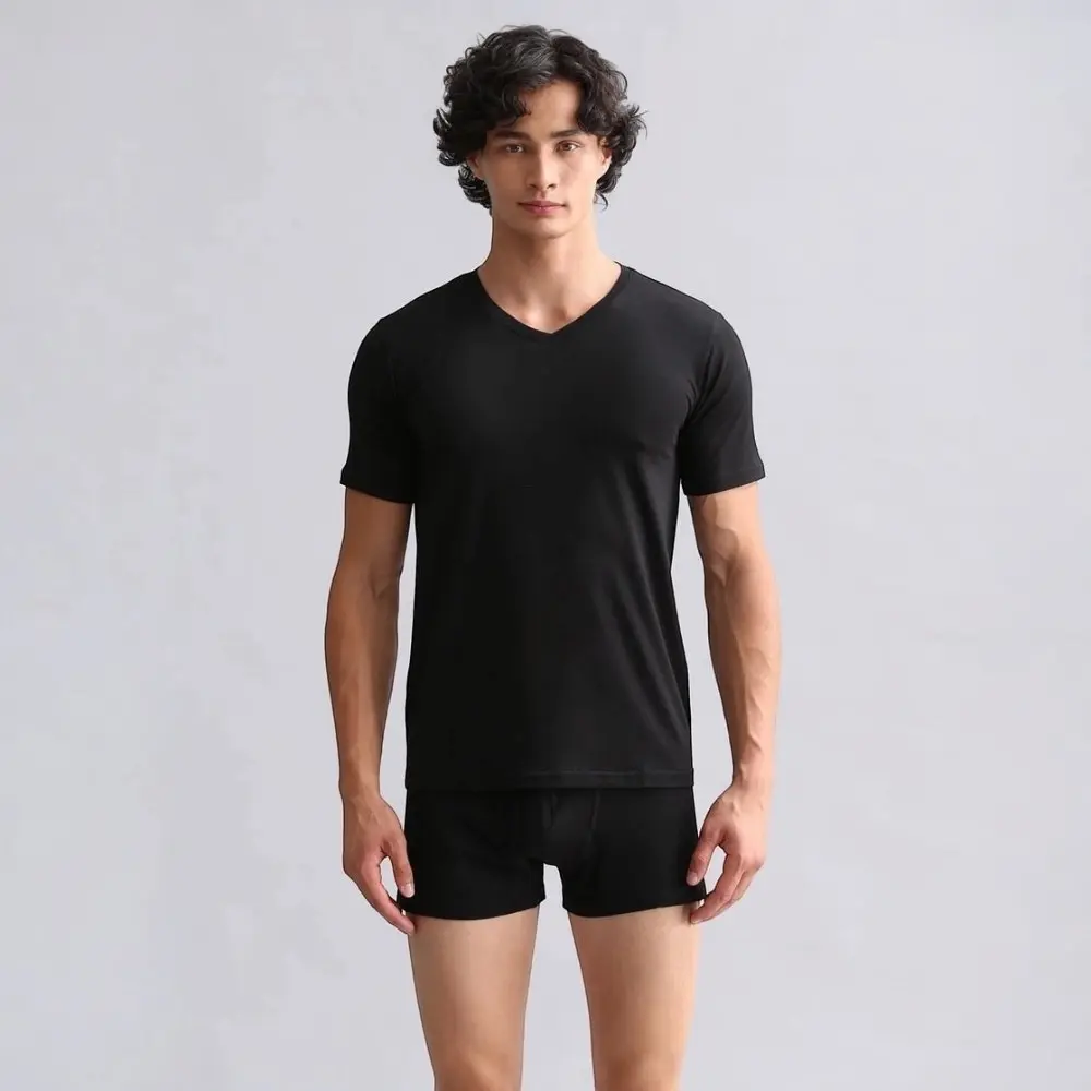 Mısırlı%20Siyah%20V%20Yaka%20Slim%20Fit%20Erkek%20Fanila%20–%20%100%20Organik%20Koton