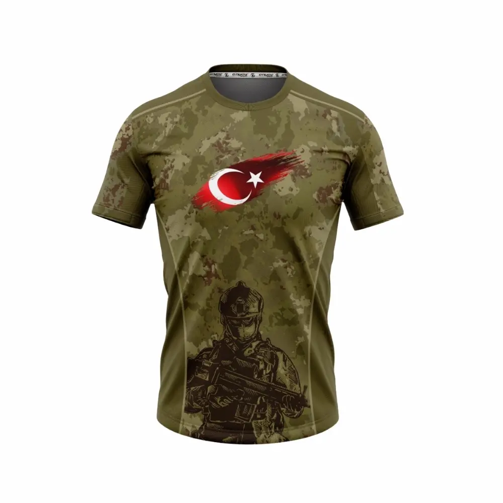 Kamuflaj%20Desenli%20Asker%20Figürlü%20Türk%20Bayraklı%20Tişört